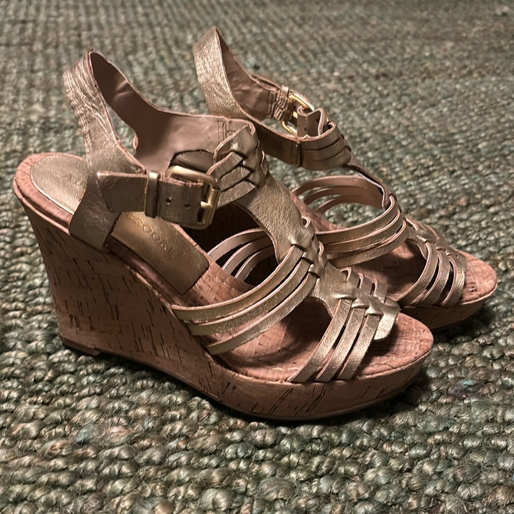 Gold wedges